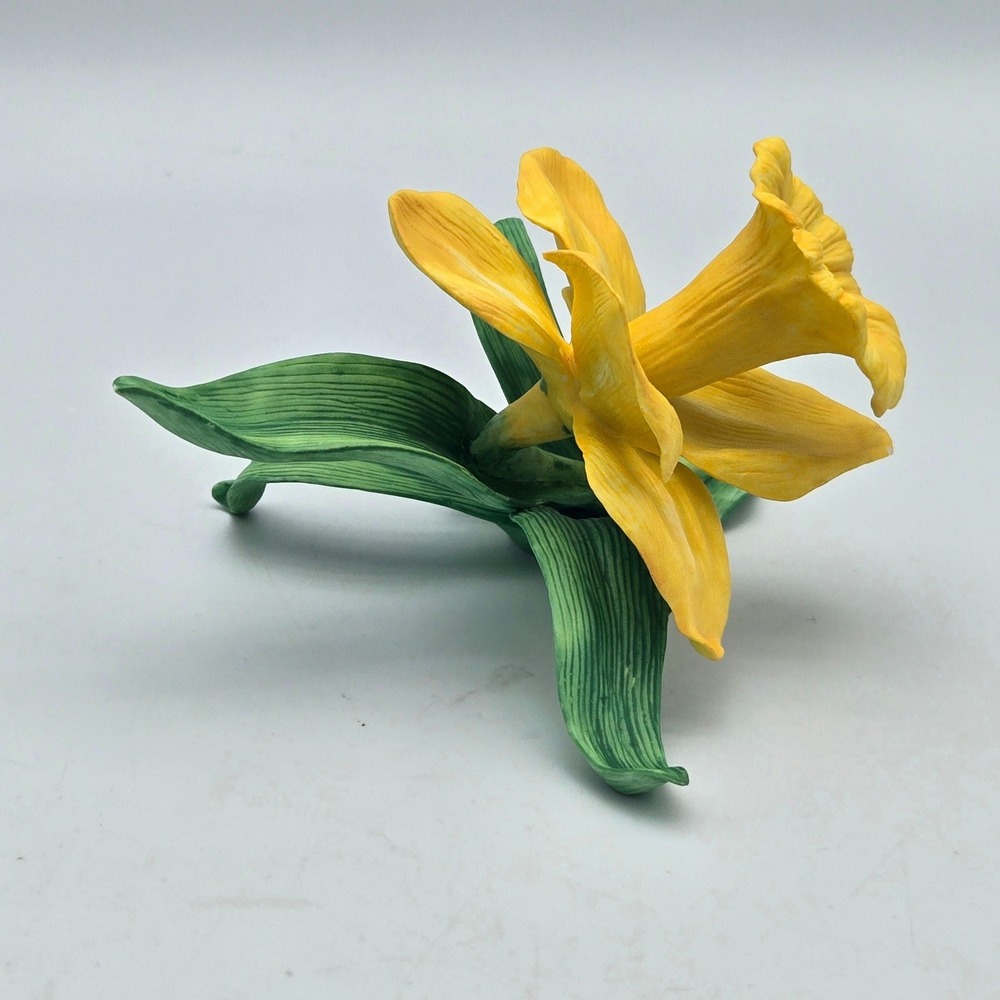 Vintage Lenox Yellow Daffodil Retired Figurine 1989 Porcelain Mother's Day Gift
